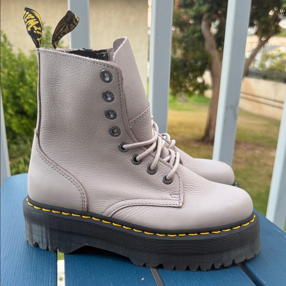 Dr. Martens JADON III BOOT PISA LEATHER PLATFORMS - Picture 1 of 8